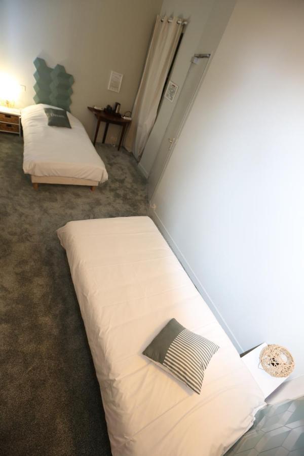 Hotel Restaurant La Goutte Noire Chateaumeillant Экстерьер фото